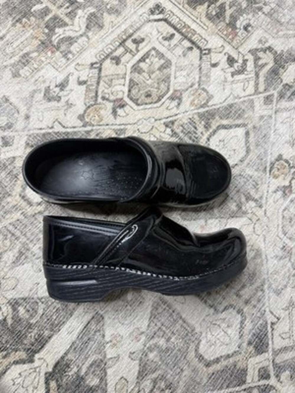 Dansko Professional Black Patent Leather Clogs Shoes Women's Size 38 US 7.5-8